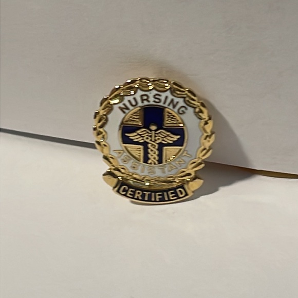 VINTAGE Enamel Pin Certified Nursing Assistant Badge 1977 - Picture 5 of 7